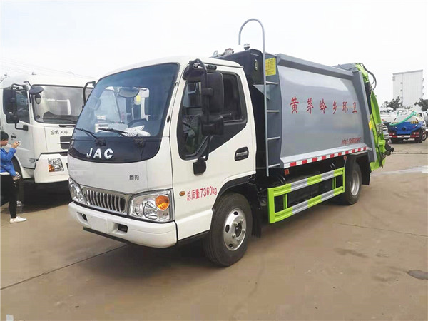 江淮康玲壓縮垃圾車發(fā)云南，湖北程力車輛上戶容易!